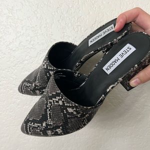 STEVE MADDEN SNAKESKIN MULE 💕